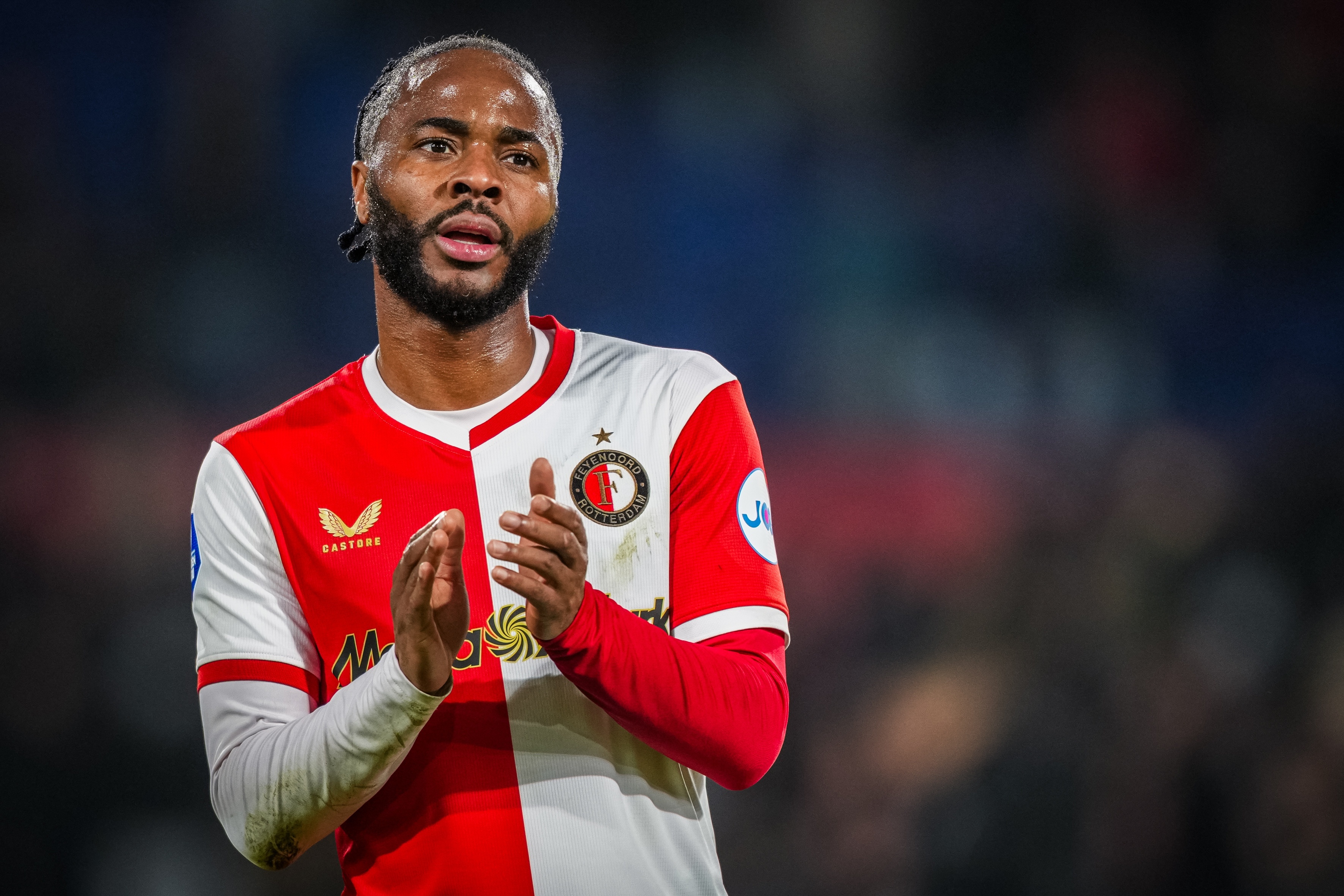 开云-范佩西：斯特林半年没踢球了，只凭首秀表现把他一棍打死是不对的