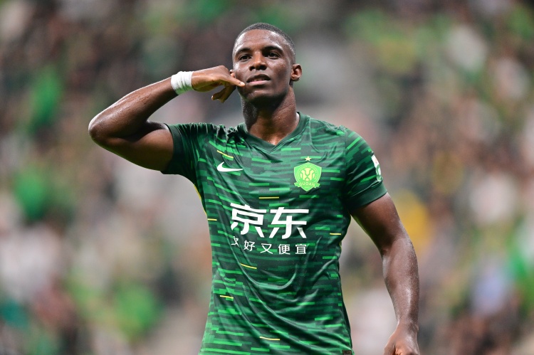 kaiyun-助攻双响！法比奥赛后称赞王刚：刚哥永远是刚哥，他是我们的典范